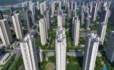 Trung Quốc "giải cứu" bất động sản khi giá nhà sụt giảm trở lại