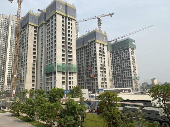 Giá chung cư mới mở bán ở Hà Nội, TPHCM cao chót vót