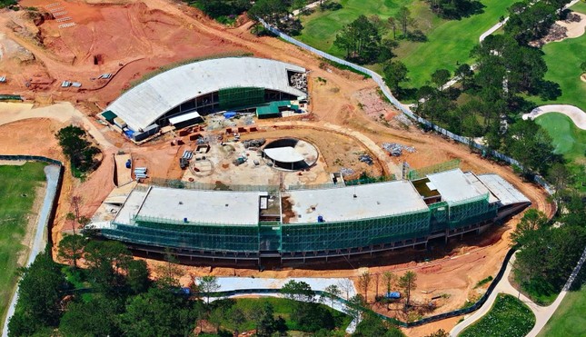 Lâm Đồng: Tước giấy phép xây tầng hầm tòa nhà câu lạc bộ golf ở Đồi Cù - Đà Lạt