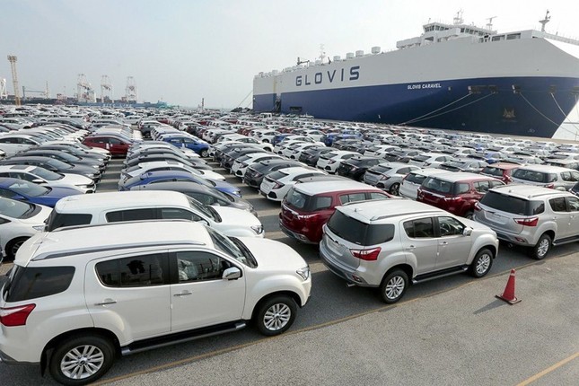 Ô tô nhập khẩu vào Việt Nam vượt mốc 1 tỷ USD