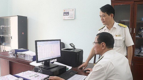 Cấm xuất cảnh mọi cá nhân nợ thuế: Có quá cứng nhắc?