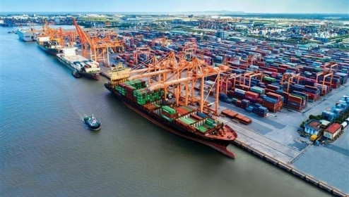 Sóng lớn ngành cảng biển