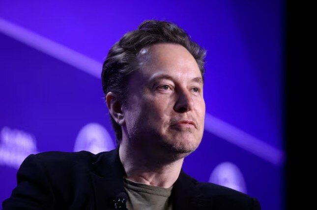 Apple tích hợp ChatGPT vào thiết bị, tỷ phú Elon Musk tuyên bố cấm cửa