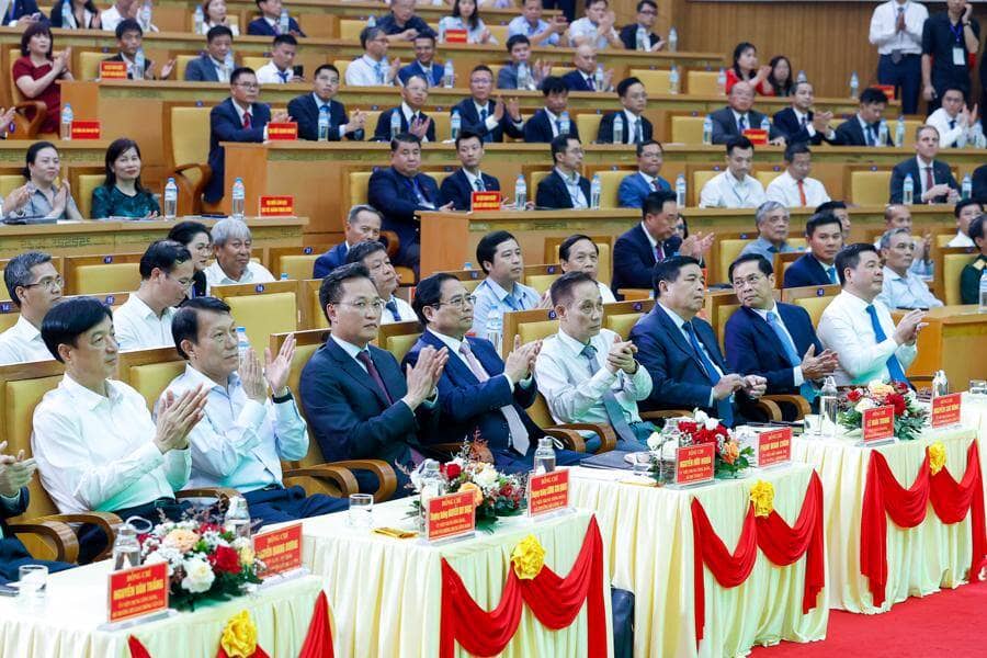 Thủ tướng Phạm Minh Chính: Hưng Yên phấn đấu năm 2030 phát triển trong nhóm dẫn đầu cả nước