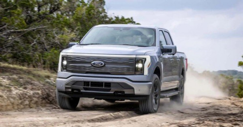 Ford triệu hồi loạt bán tải điện do nguy cơ rơi kính chắn gió