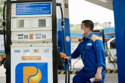 Doanh nghiệp tự quyết giá xăng dầu: Cần có cơ chế kiểm soát chặt chẽ