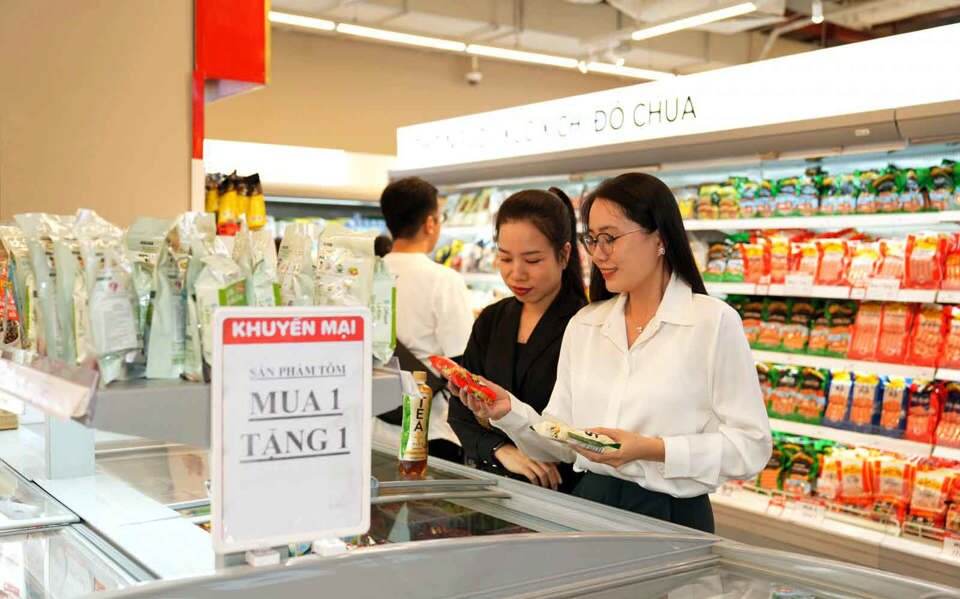 Siêu thị ngăn chặn tình trạng "té nước" theo lương