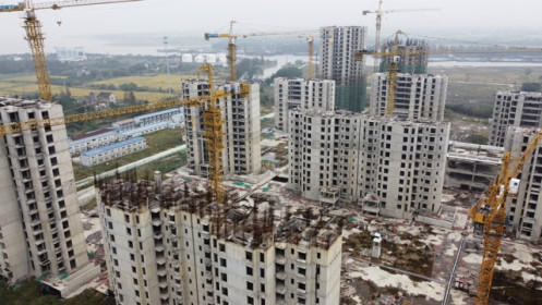 Kinh tế Trung Quốc đuối sức rõ rệt vì bất động sản và tiêu dùng đều ảm đạm