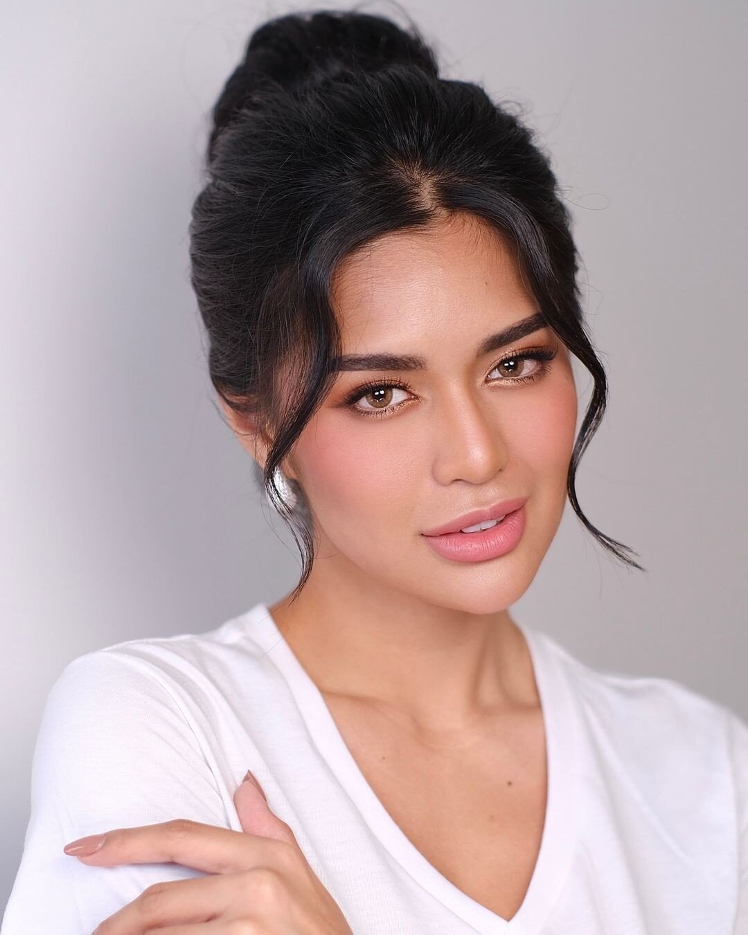 Nhan sắc tân Hoa hậu Thế giới Philippines