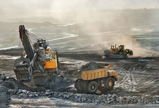 Doanh nghiệp khai thác mỏ đá Hoàng Mai bị phạt 256 triệu đồng