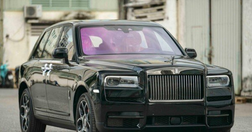 Cận cảnh Rolls-Royce Cullinan Black Badge 2024 vừa về Việt Nam