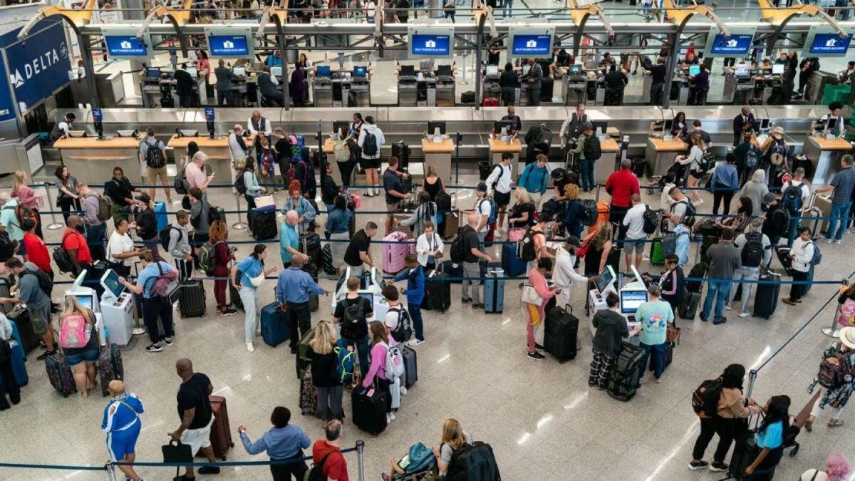 Giá vé máy bay toàn cầu sẽ tiếp tục rẻ thời gian tới?