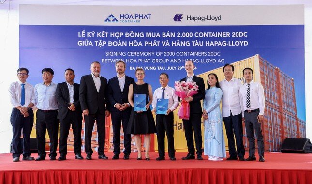 Hòa Phát cung cấp container 'made in Vietnam' cho hãng tàu Hapag-Lloyd