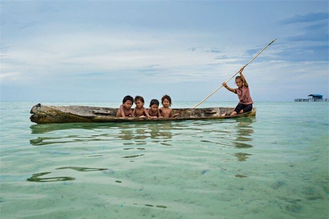 Cuộc sống thiên đường’ trên biển của trẻ em bộ tộc Bajau