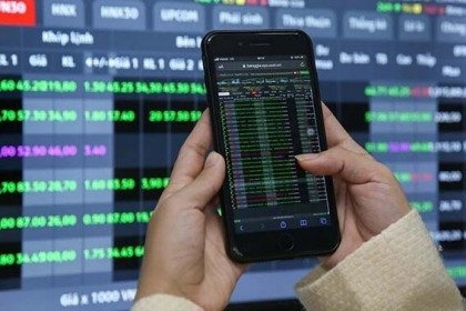 “Áp lực rút vốn từ khối ngoại vẫn tiếp diễn, mối lo margin hiện hữu"