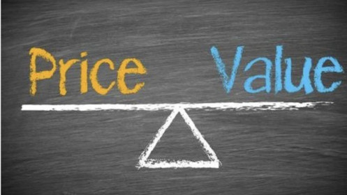 Thị trường đang rất rẻ, định giá nhiều nhóm ngành hấp dẫn như Ngân hàng, Bất động sản