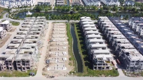 Nhiều bất động sản bị ngân hàng rao bán để thu hồi nợ