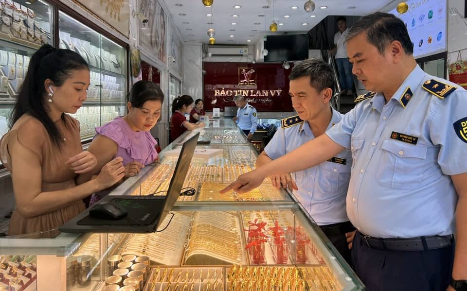 Tổng kiểm tra các doanh nghiệp kinh doanh vàng tại Hà Nội