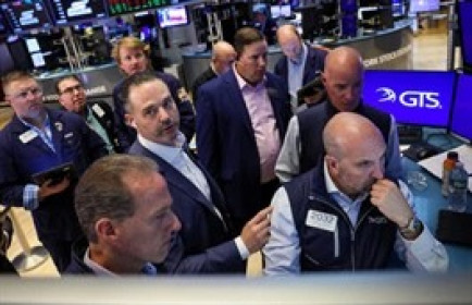 Dow Jones lập kỷ lục mới