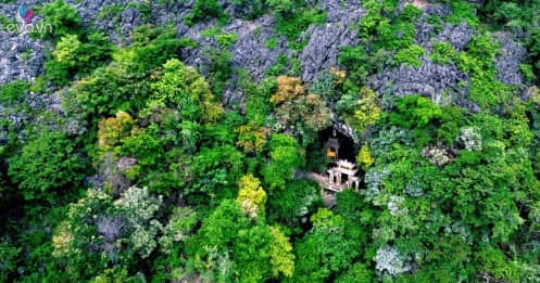 "Động đẹp thứ 3 trời Nam" nằm ở Ninh Bình, bên trong đầy nhũ đá huyền ảo
