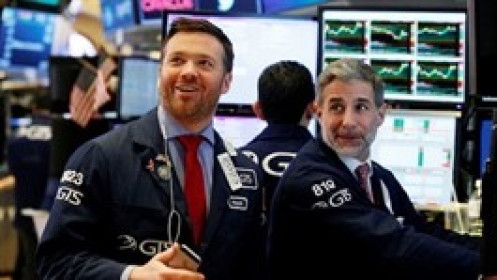 Phố Wall khởi sắc, Dow Jones tăng gần 500 điểm