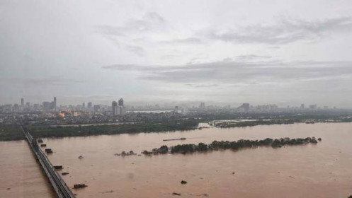 Nước  lũ sông Hồng lên cao, cảnh báo ngập lụt một số khu vực tại Hà Nội