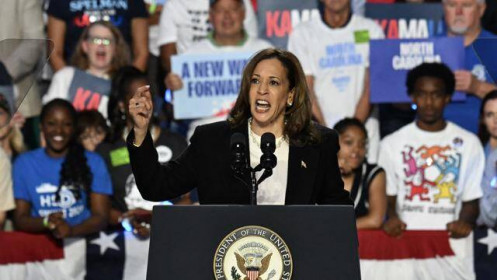 Một ngày sau tranh luận với ông Trump, bà Harris huy động được gần 50 triệu USD