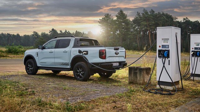 Ford Ranger trình làng phiên bản hybrid cắm sạc ảnh 2