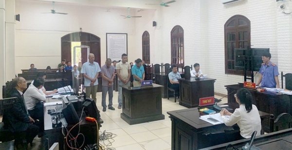 3 Phó Giám đốc Trung tâm đăng kiểm bị án tù về tội nhận hối lộ