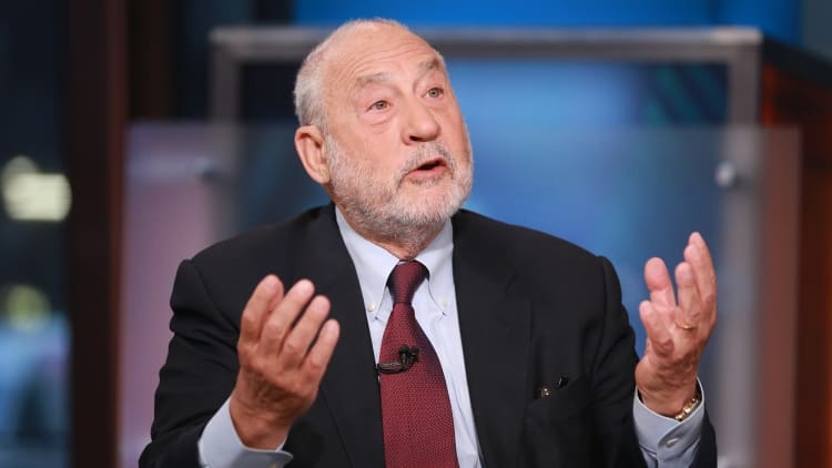 Nhà kinh tế Joseph Stiglitz: Căng thẳng Mỹ-Trung làm đảo lộn dòng chảy thương mại toàn cầu