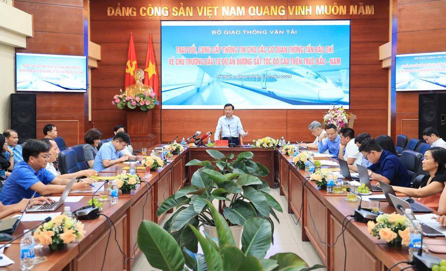 Bộ Giao thông Vận tải lý giải nguyên nhân lựa chọn phương án tốc độ 350km/h cho đường sắt tốc độ cao Bắc Nam
