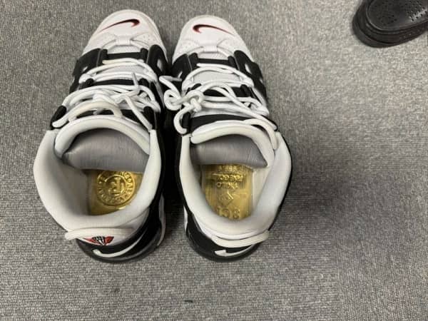 Hành khách nước ngoài giấu vàng miếng ở “vùng kín” khi nhập cảnh vào Nội Bài