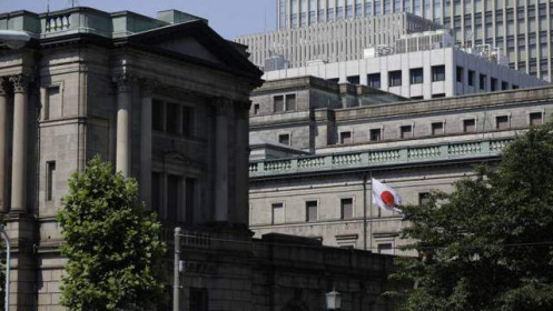 Nhật Bản: Giảm tiền lương và chi tiêu, dấu hiệu cho đợt tăng lãi suất mới