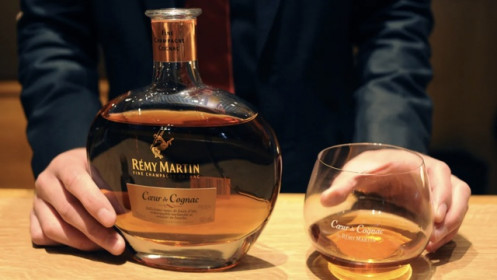 Trung Quốc áp thuế quan lên rượu brandy châu Âu để trả đũa thuế xe điện