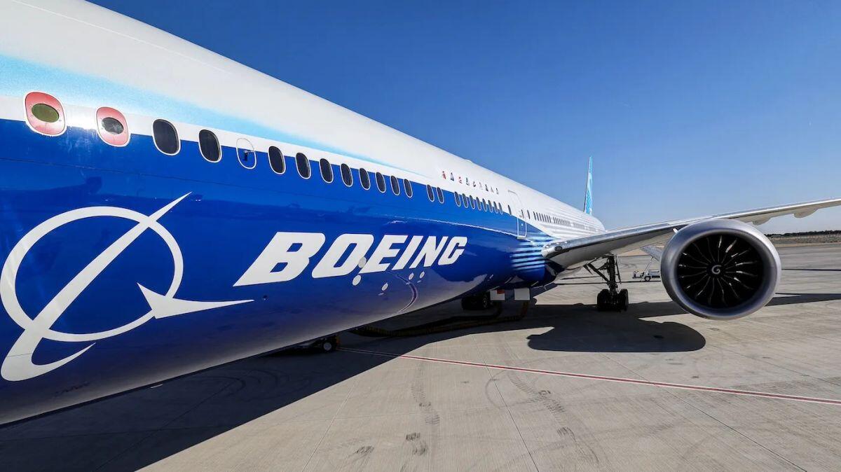 “Bão tố” tại Boeing: Lỗ 6 tỷ USD một quý, cắt giảm 17,000 nhân sự, hoãn sản xuất máy bay mới