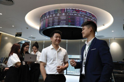 Khơi thông dòng vốn ngoại, tăng tính cạnh tranh cho thị trường