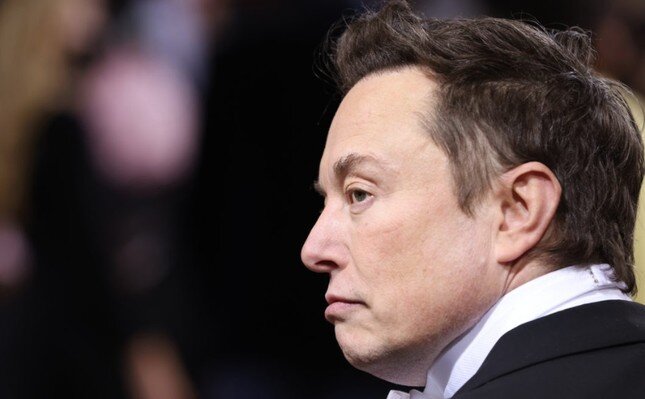 Wall Street Journal: Tỷ phú Elon Musk trao đổi thường xuyên với Nga