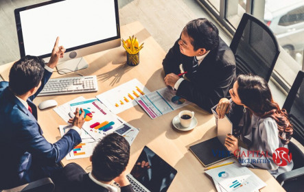 “Theo chân người khổng lồ” chọn danh mục đầu tư cổ phiếu