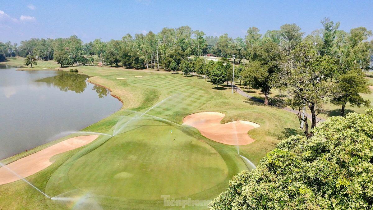 Cảnh sắc tuyệt đẹp của sân Kings Course trước giờ khai cuộc Tiền Phong Golf Championship 2024