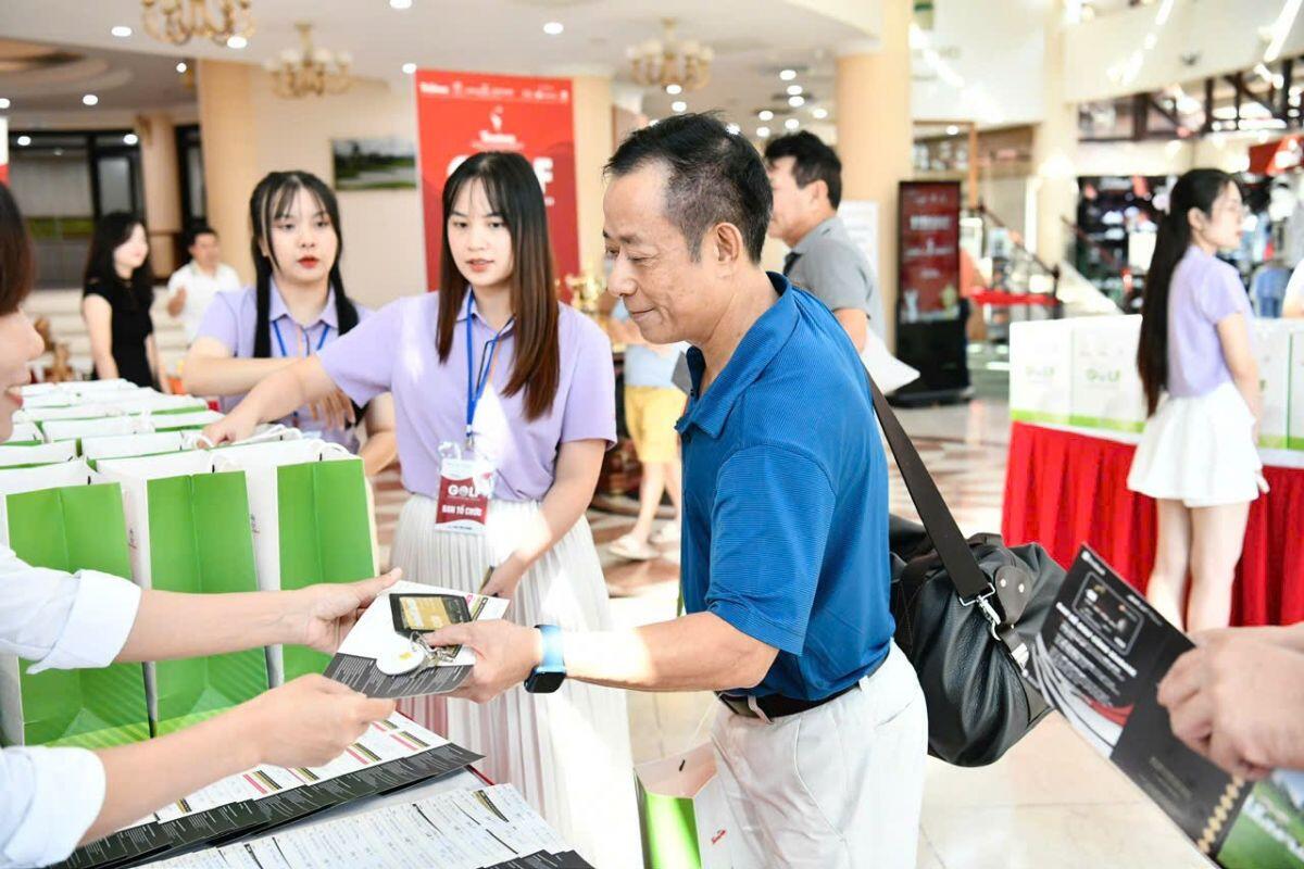 160 golfer hào hứng trước giờ tranh tài Tiền Phong Golf Championship mùa thứ 8