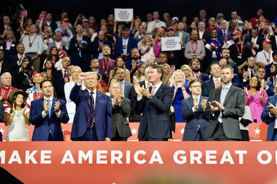 Bốn điểm nhấn từ màn trở lại ngoạn mục của ông Trump