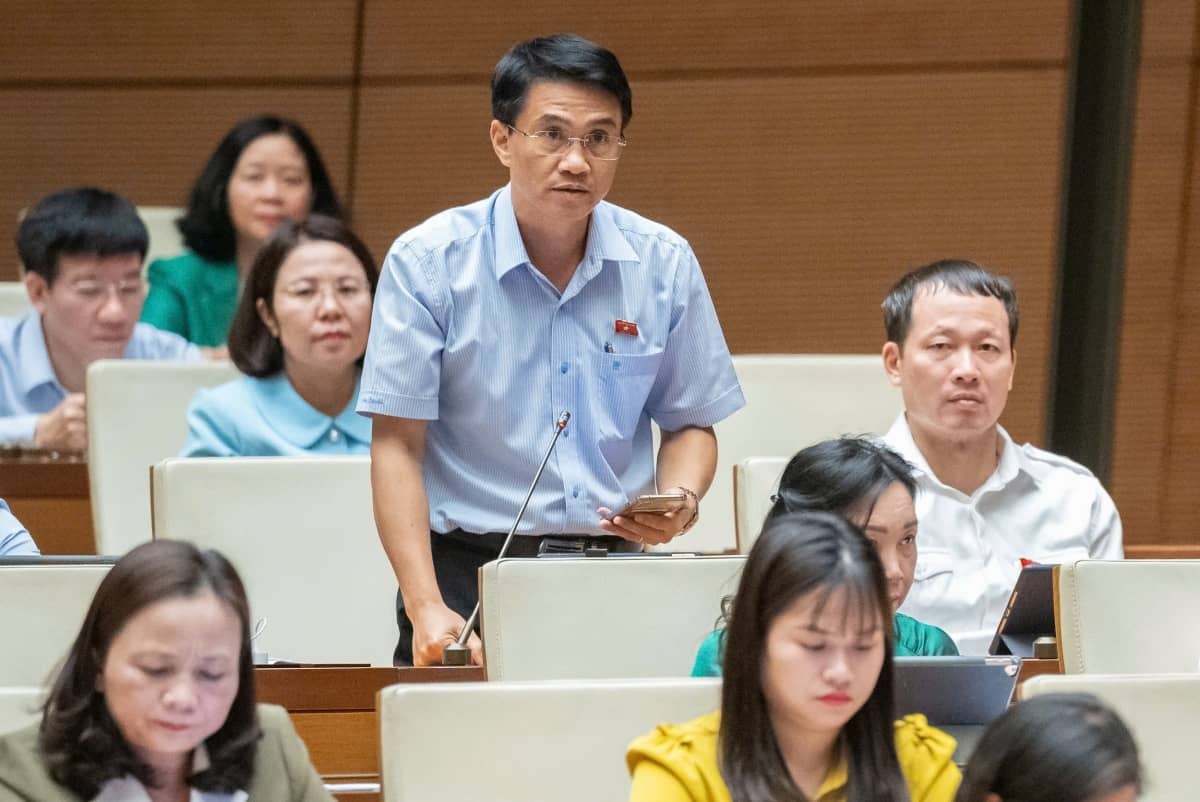 ĐBQH: Cả thế giới “đau đầu” vì vàng, nhiều gia đình đi tìm mua nhẫn cưới thôi cũng khó