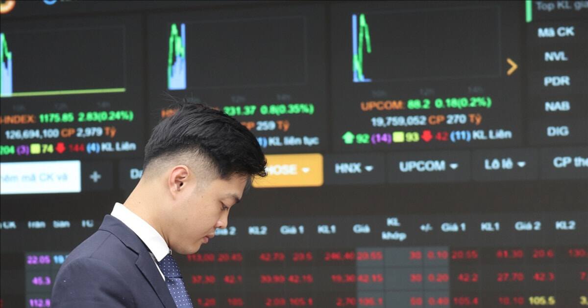 Dragon Capital: P/E thấp có thể giúp VN-Index "đứng vững" trước sóng gió từ Trump