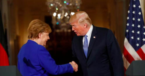 Cựu Thủ tướng Đức Merkel thừa nhận từng phải xin Giáo hoàng lời khuyên về ông Trump