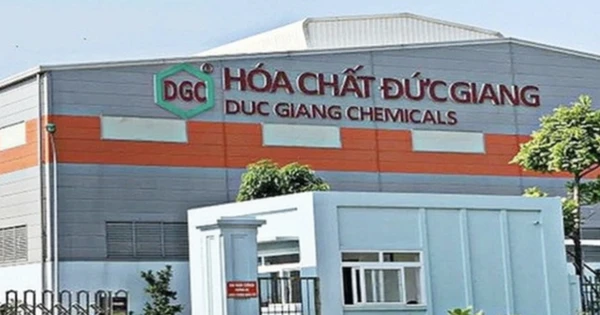 Quỹ ngoại liên tục 'xả' cổ phiếu