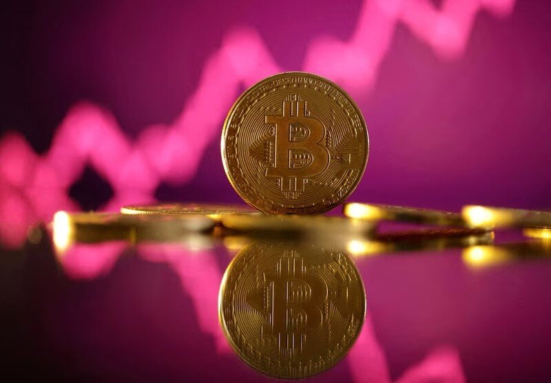 Gia Bitcoin vuot ky luc 100.000 USD, dieu gi se xay ra?
