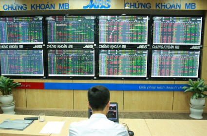 Cuối năm mua nhóm ngành nào?