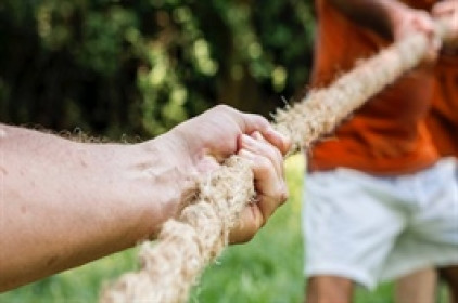 Góc nhìn 12/12: Vẫn giằng co?
