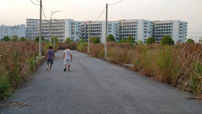 'Cò đất' nhộn nhịp quanh bệnh viện nghìn tỷ đắp chiếu ở Hà Nam