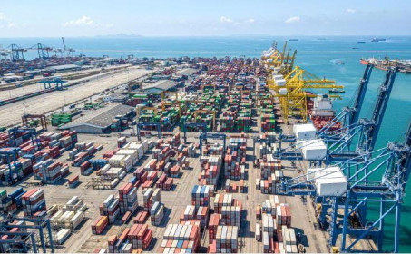 Standard Chartered dự báo GDP của Việt Nam sẽ tăng 6,7% năm 2025